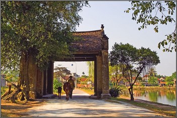 Ha Noi – Duong Lam village and Ancient Houses